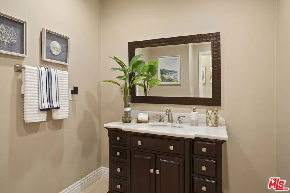 10501 Forbes Avenue Granada Hills, CA 91344