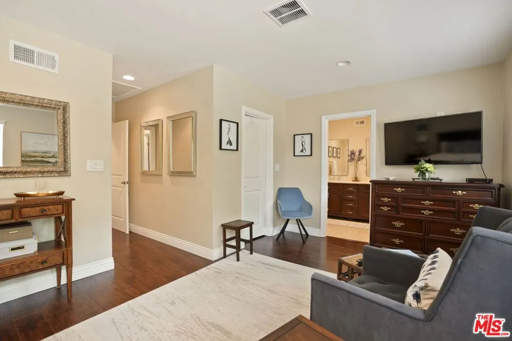 10501 Forbes Avenue Granada Hills, CA 91344
