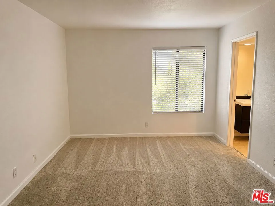 2170 S Palm Canyon Drive #28 Palm Springs, CA 92264