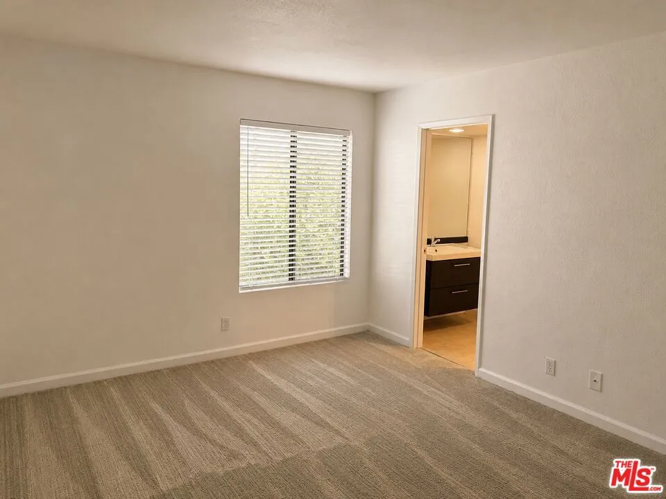 2170 S Palm Canyon Drive #28 Palm Springs, CA 92264