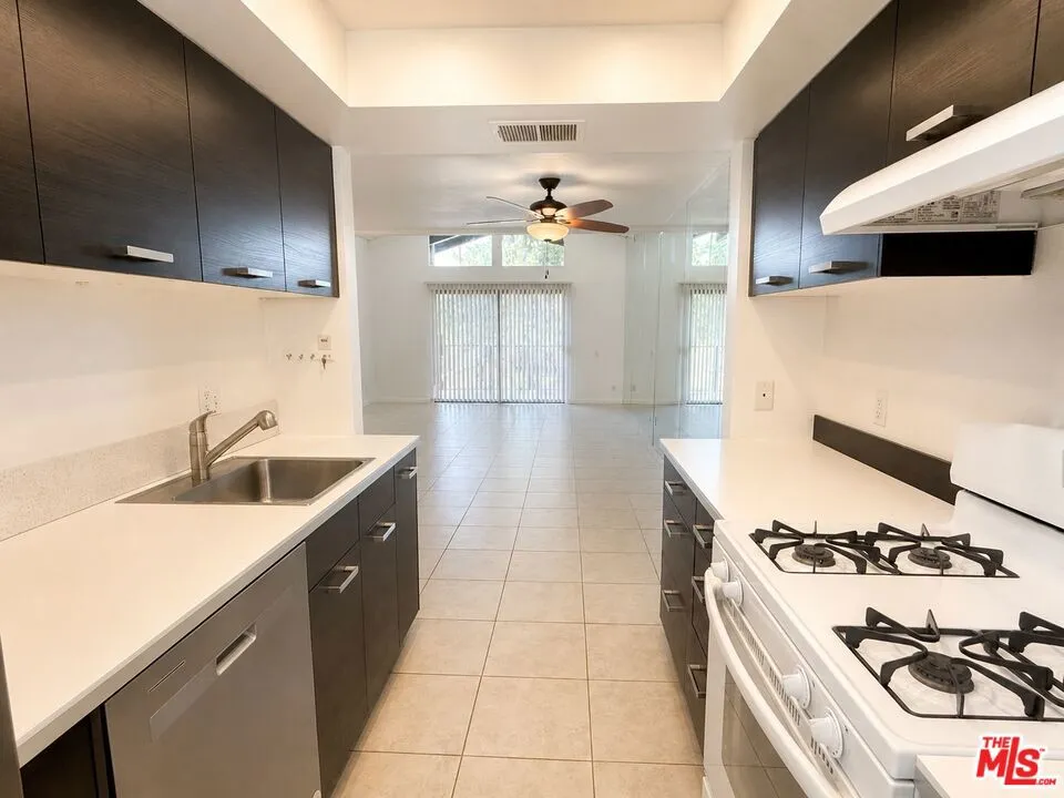 2170 S Palm Canyon Drive #28 Palm Springs, CA 92264