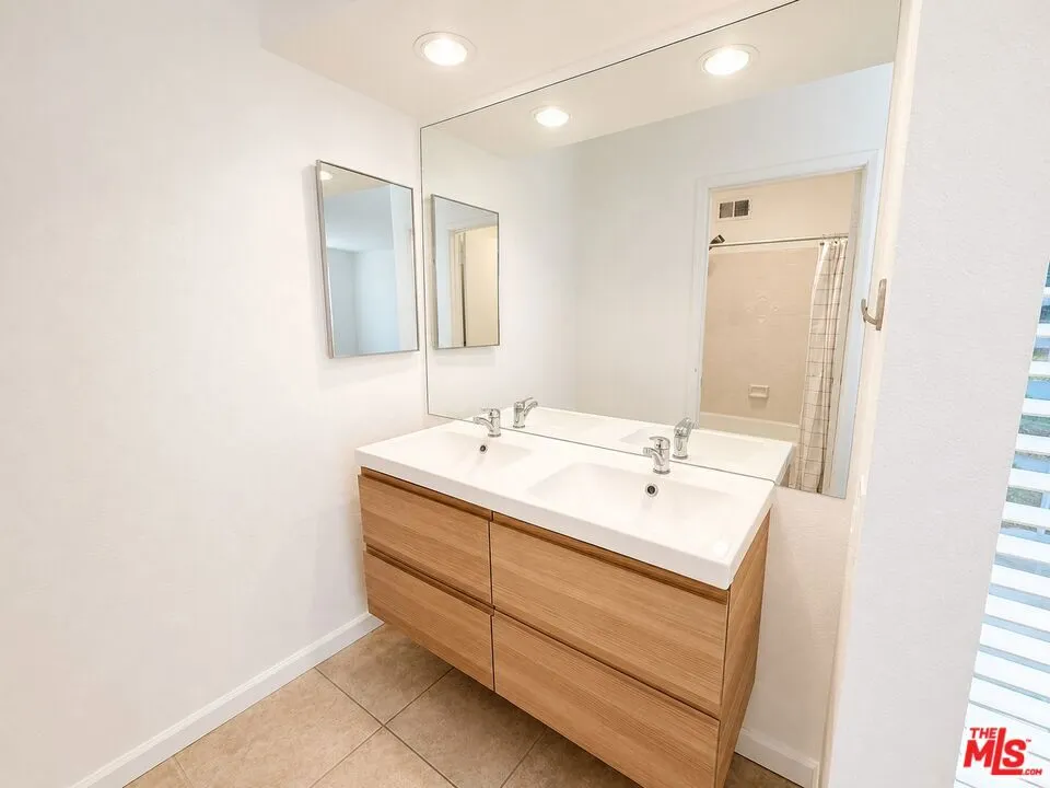 2170 S Palm Canyon Drive #28 Palm Springs, CA 92264