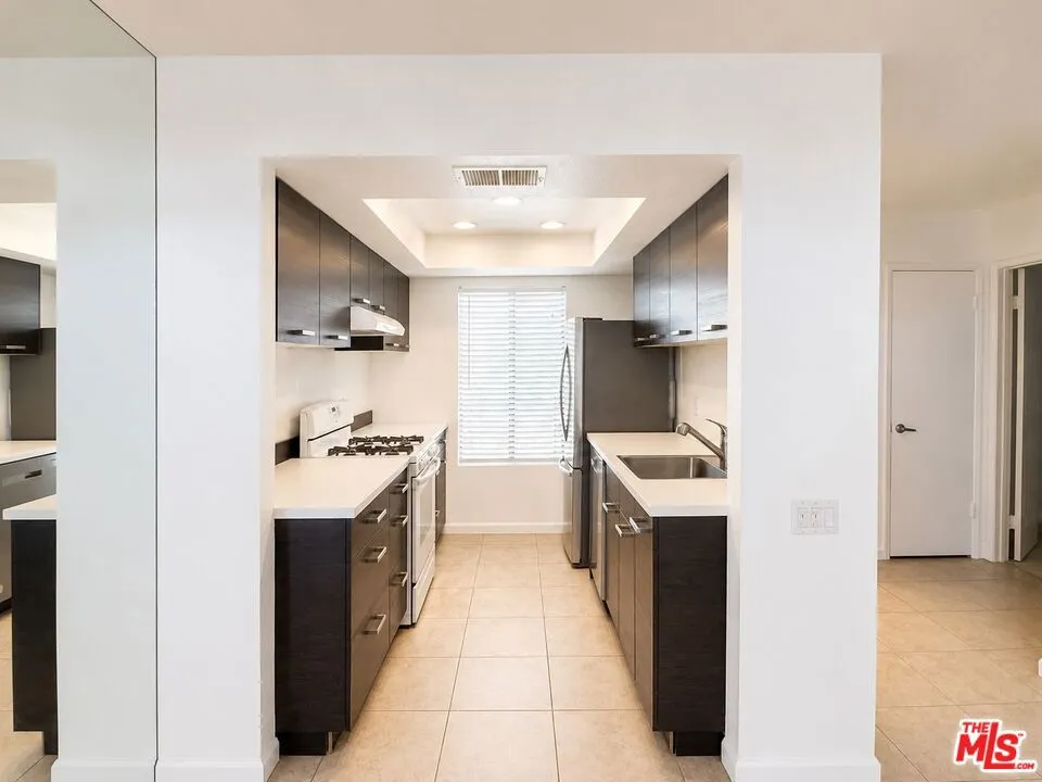 2170 S Palm Canyon Drive #28 Palm Springs, CA 92264