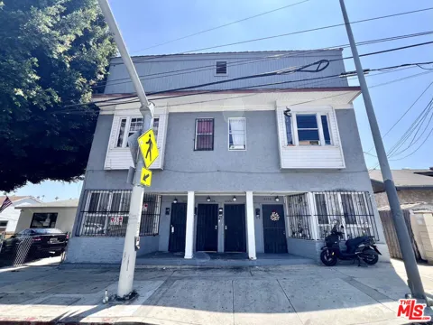 3260 E 4th Street