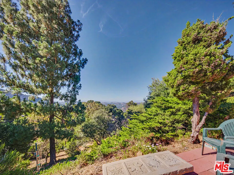 2188 Tuna Canyon Road Topanga, CA 90290