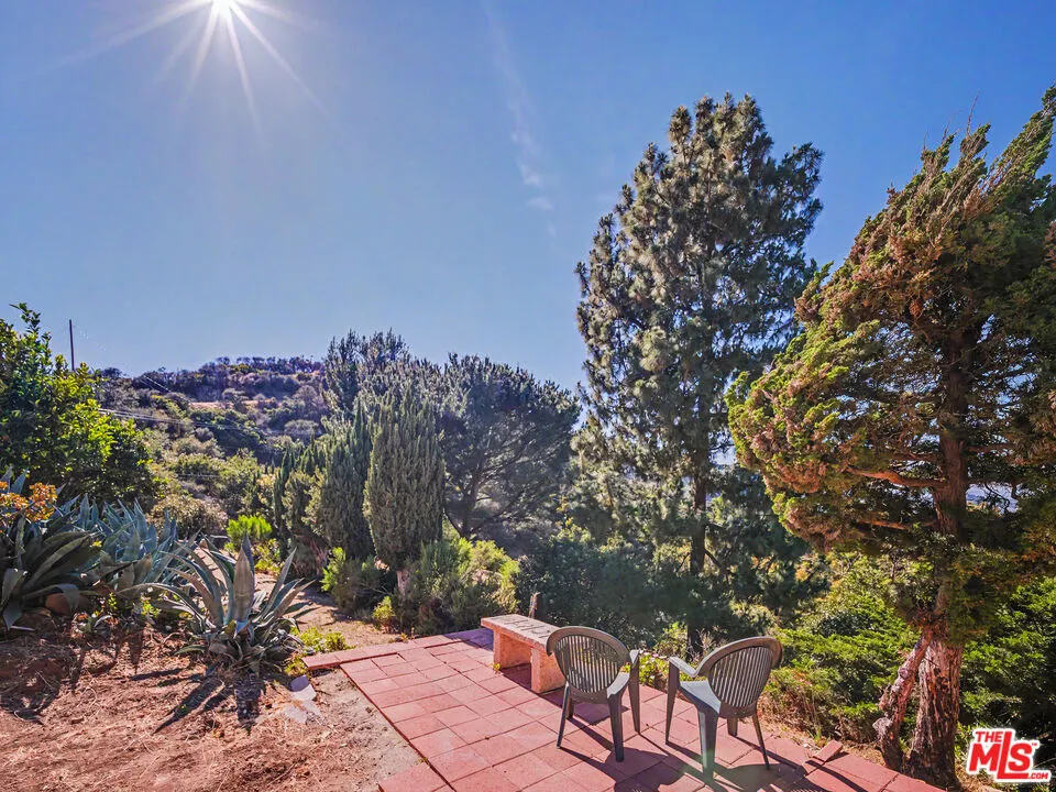 2188 Tuna Canyon Road Topanga, CA 90290