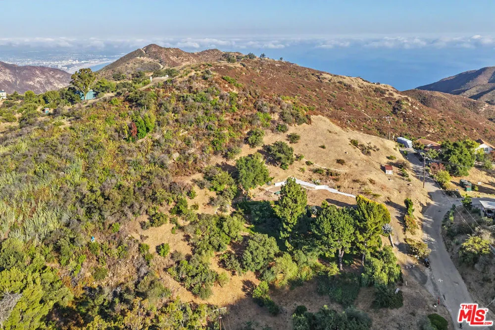 2188 Tuna Canyon Road Topanga, CA 90290