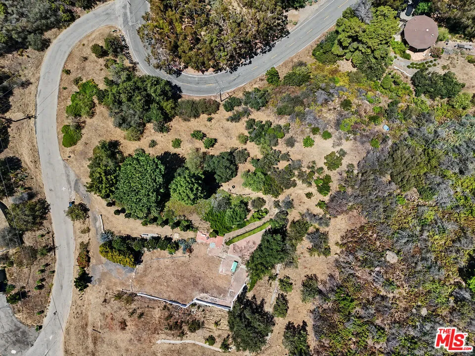 2188 Tuna Canyon Road Topanga, CA 90290