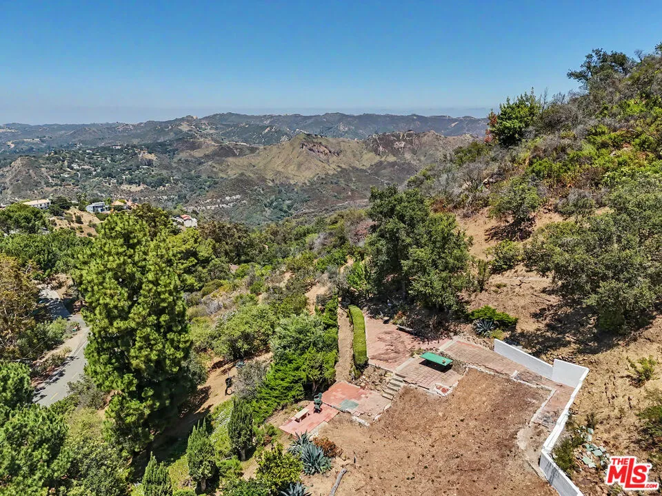 2188 Tuna Canyon Road Topanga, CA 90290