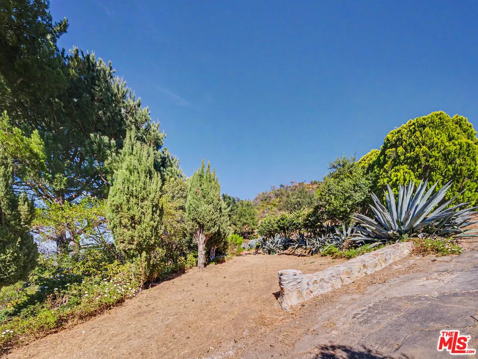 2188 Tuna Canyon Road Topanga, CA 90290