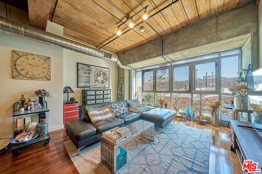530 S Hewitt Street #326 Los Angeles, CA 90013