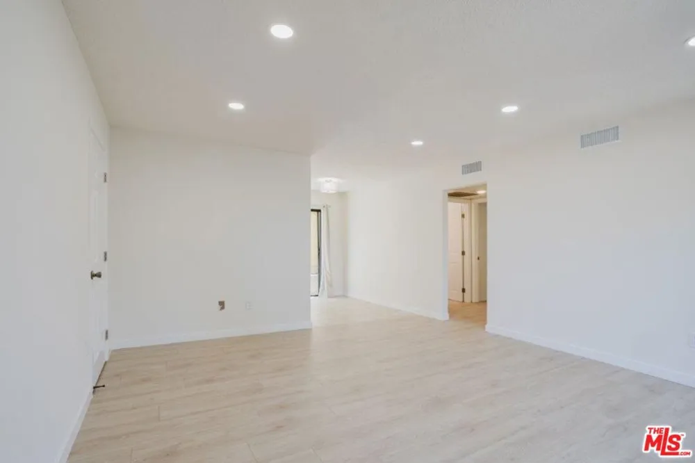 914 E Elk Avenue #3 Glendale, CA 91205