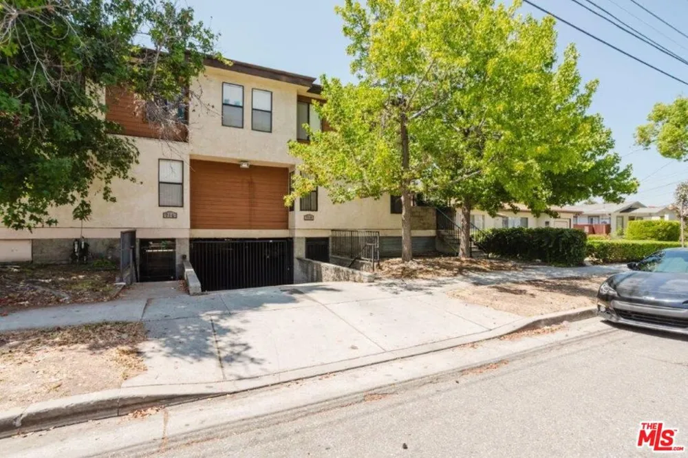 914 E Elk Avenue #3 Glendale, CA 91205
