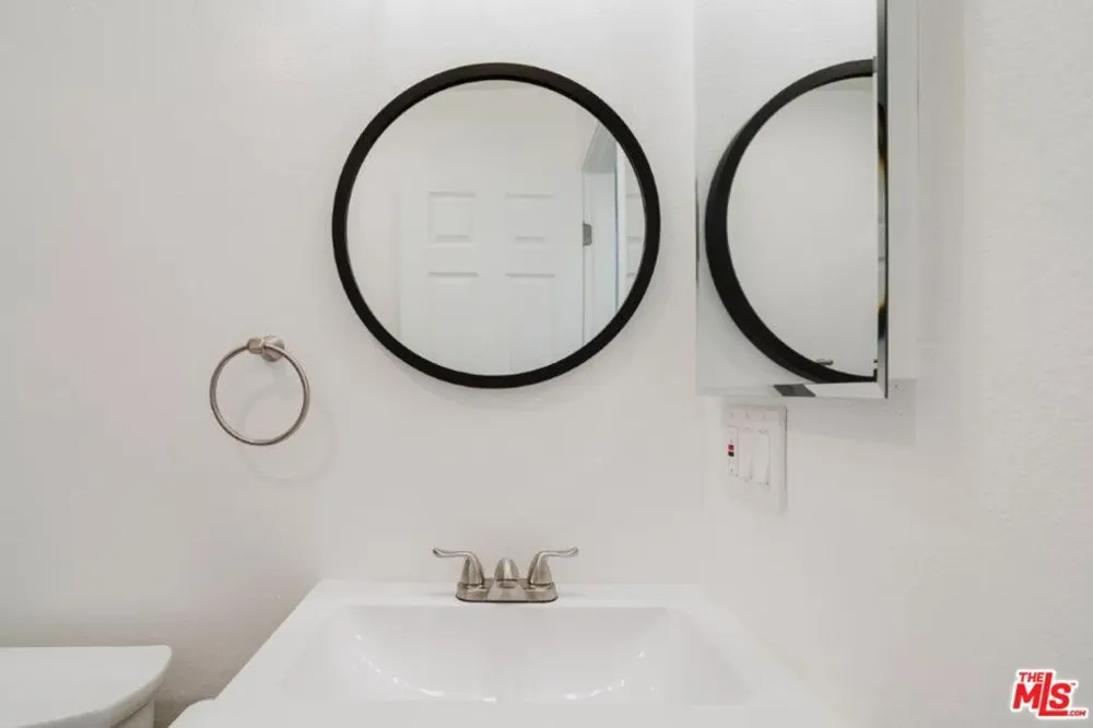 914 E Elk Avenue #3 Glendale, CA 91205