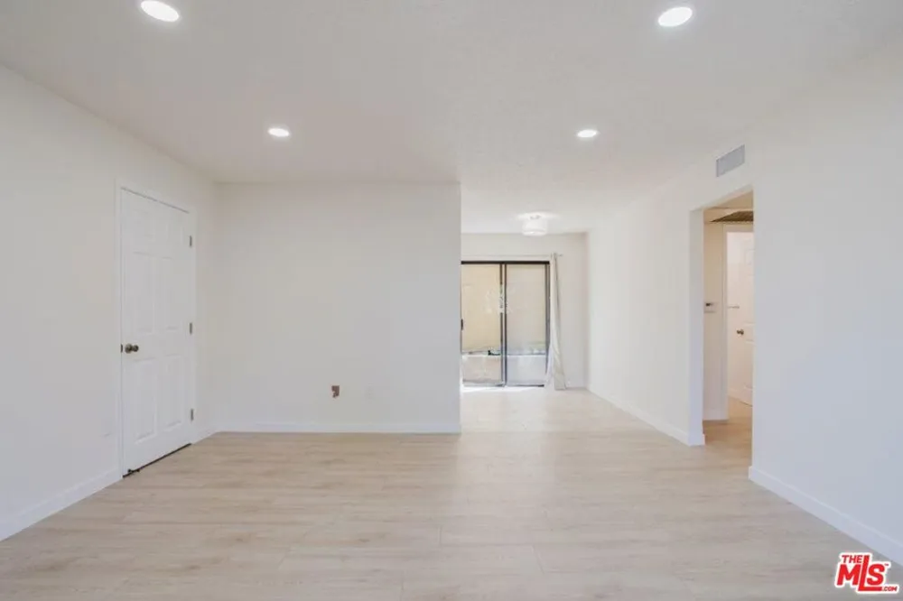 914 E Elk Avenue #3 Glendale, CA 91205