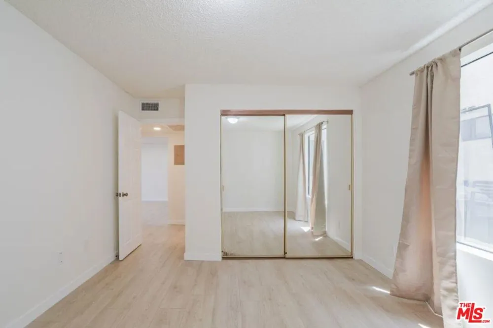 914 E Elk Avenue #3 Glendale, CA 91205