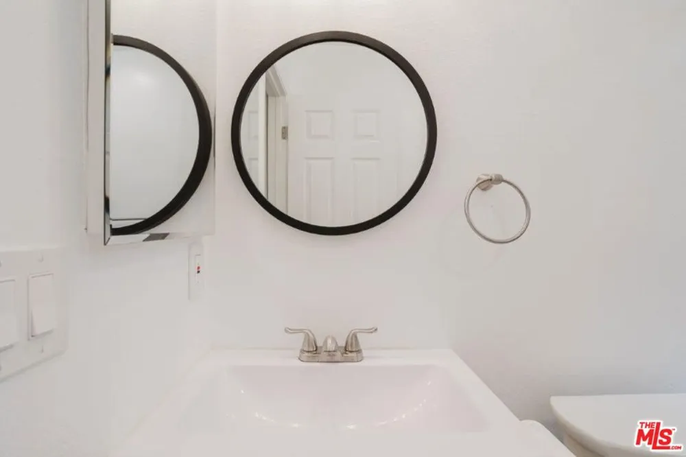 914 E Elk Avenue #3 Glendale, CA 91205