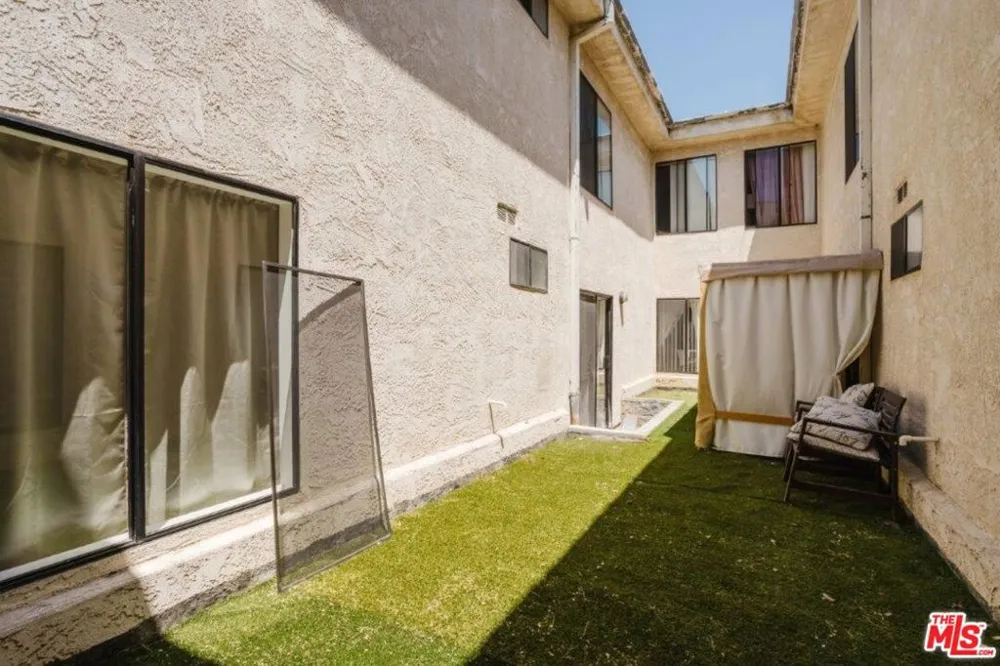 914 E Elk Avenue #3 Glendale, CA 91205