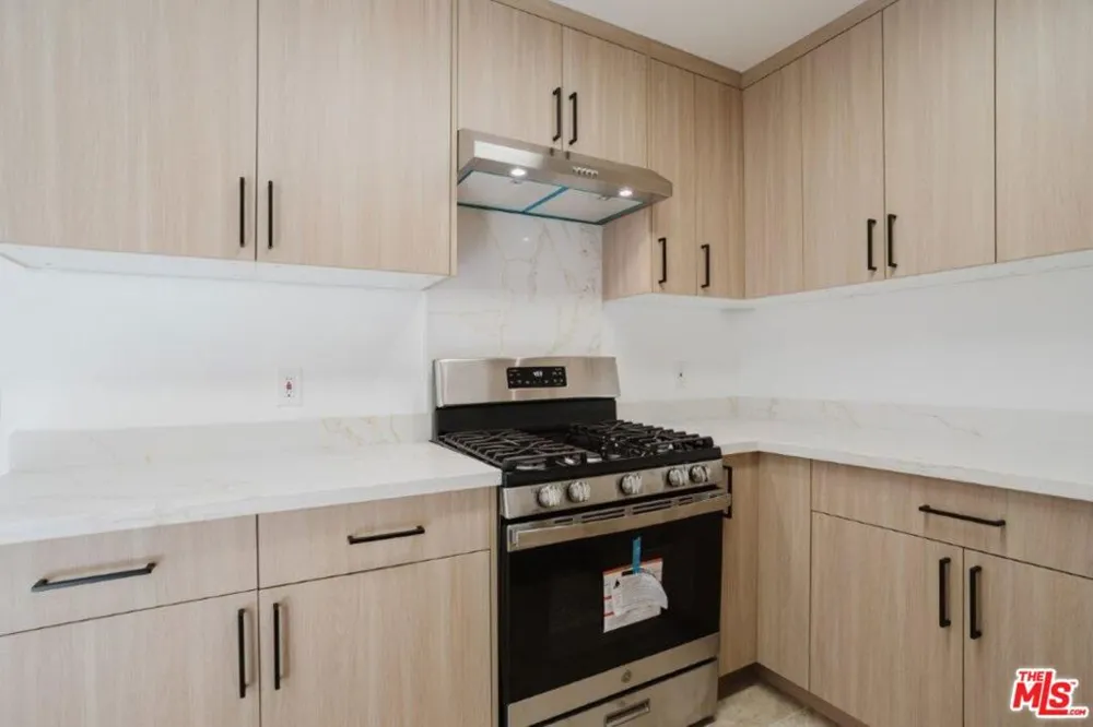914 E Elk Avenue #3 Glendale, CA 91205