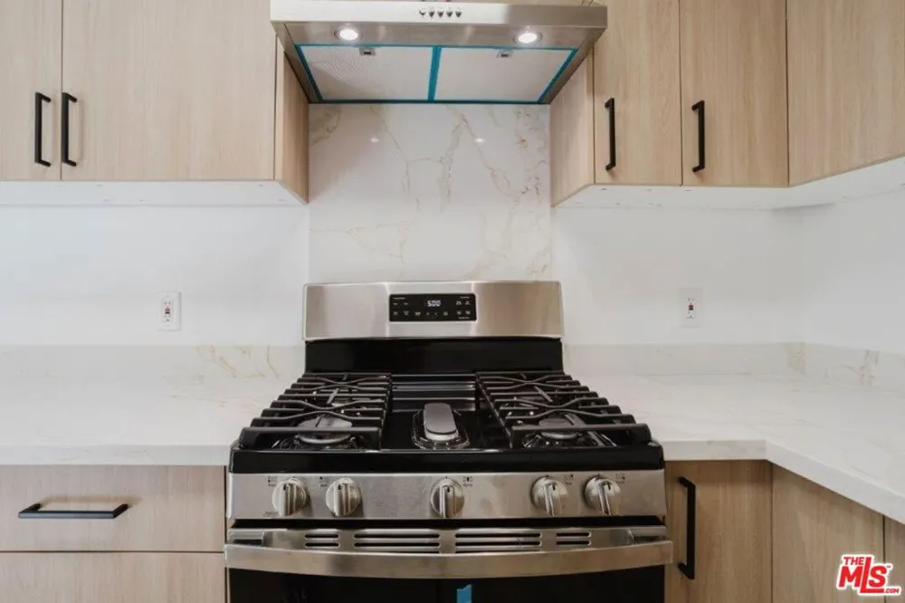 914 E Elk Avenue #3 Glendale, CA 91205