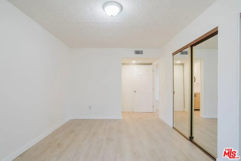 914 E Elk Avenue #3 Glendale, CA 91205