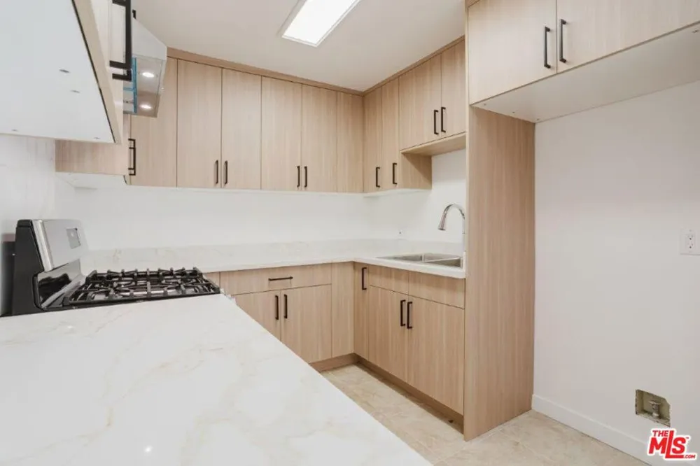 914 E Elk Avenue #3 Glendale, CA 91205