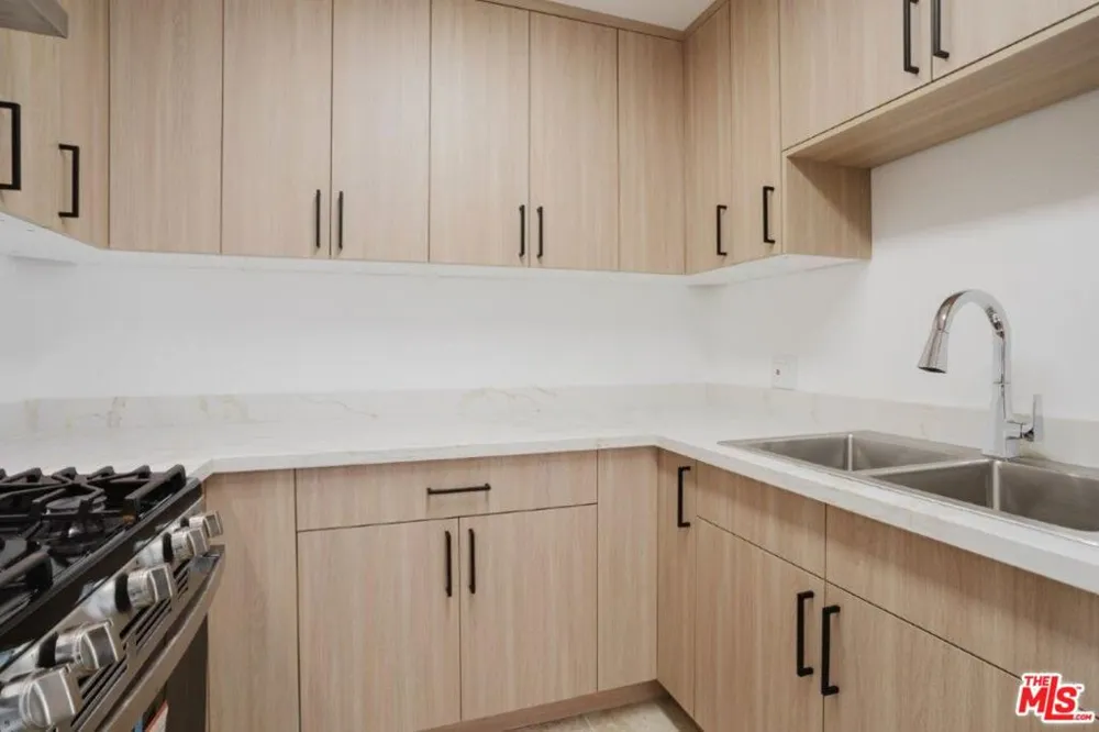 914 E Elk Avenue #3 Glendale, CA 91205