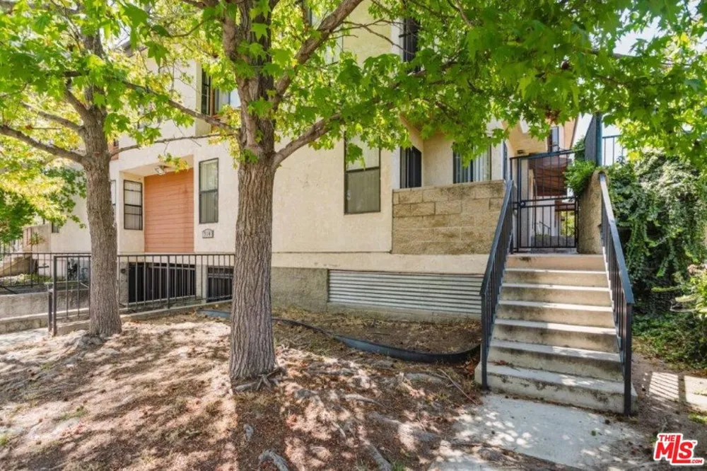 914 E Elk Avenue #3 Glendale, CA 91205