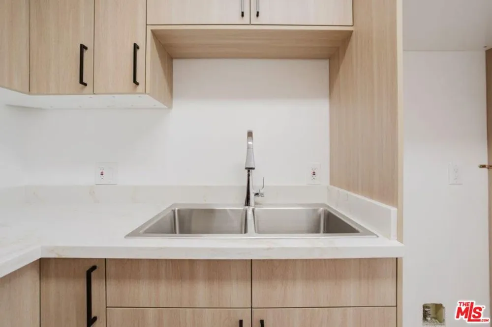 914 E Elk Avenue #3 Glendale, CA 91205