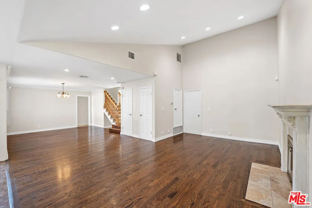 29403 Trailway Lane Agoura Hills, CA 91301