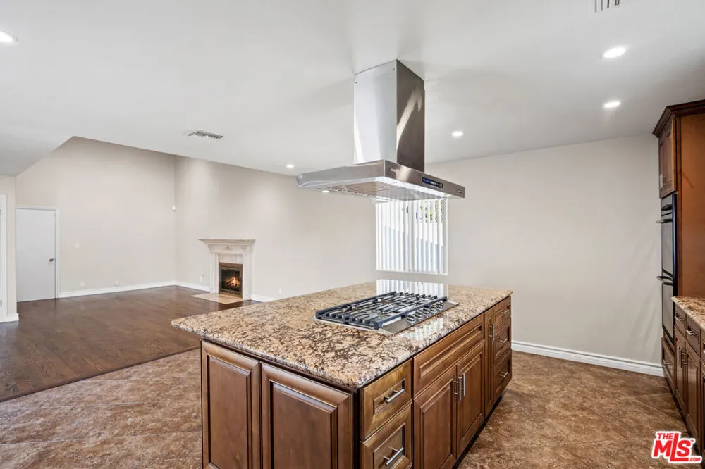 29403 Trailway Lane Agoura Hills, CA 91301