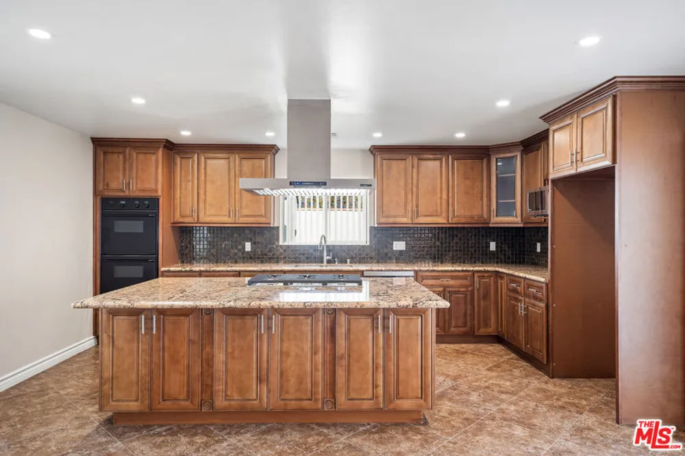 29403 Trailway Lane Agoura Hills, CA 91301