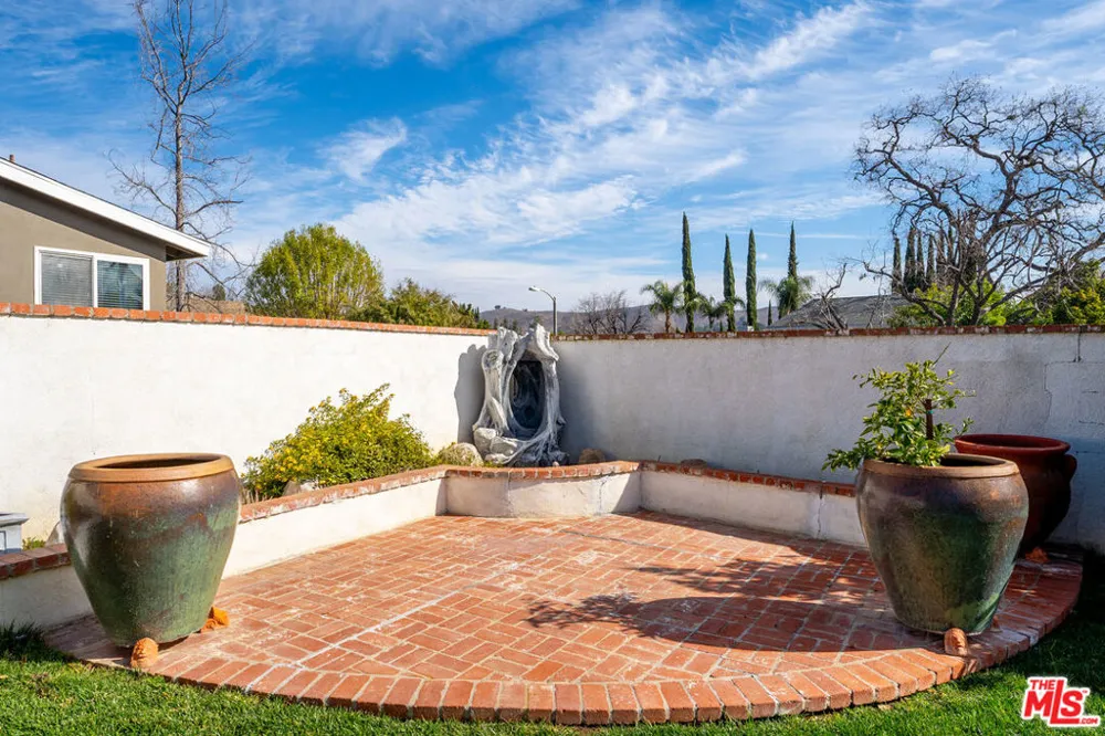 29403 Trailway Lane Agoura Hills, CA 91301