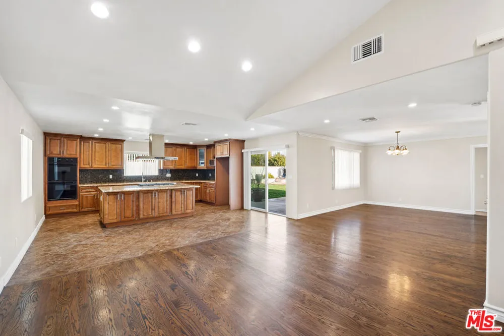 29403 Trailway Lane Agoura Hills, CA 91301