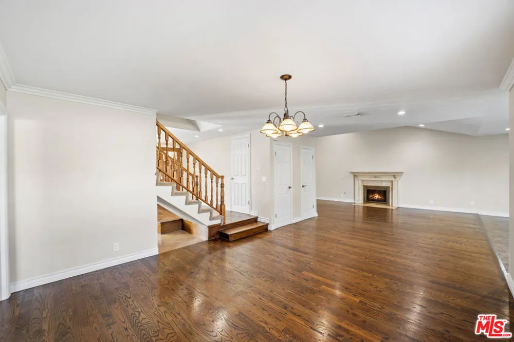 29403 Trailway Lane Agoura Hills, CA 91301