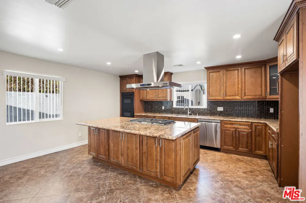 29403 Trailway Lane Agoura Hills, CA 91301