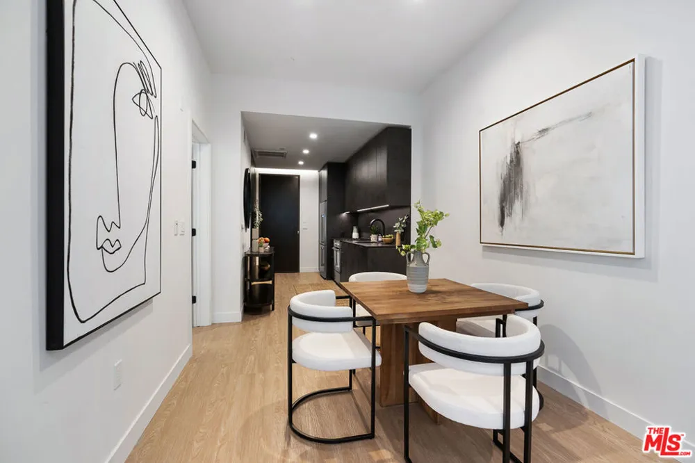 3688 Overland Avenue #PH3 Los Angeles, CA 90034