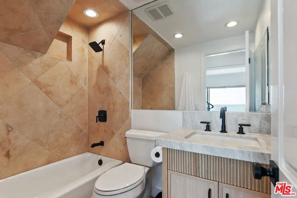11874 Beach Club Way Malibu, CA 90265