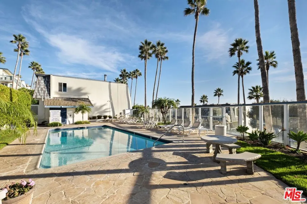 11874 Beach Club Way Malibu, CA 90265