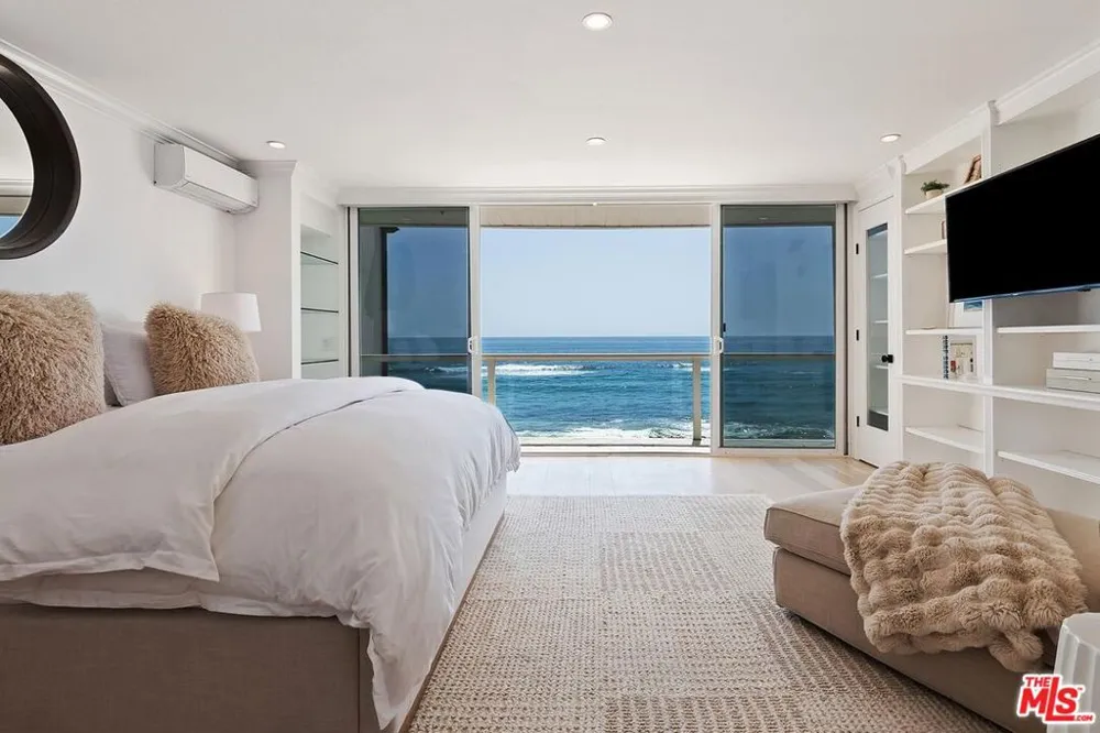 11874 Beach Club Way Malibu, CA 90265