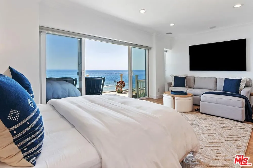 11874 Beach Club Way Malibu, CA 90265