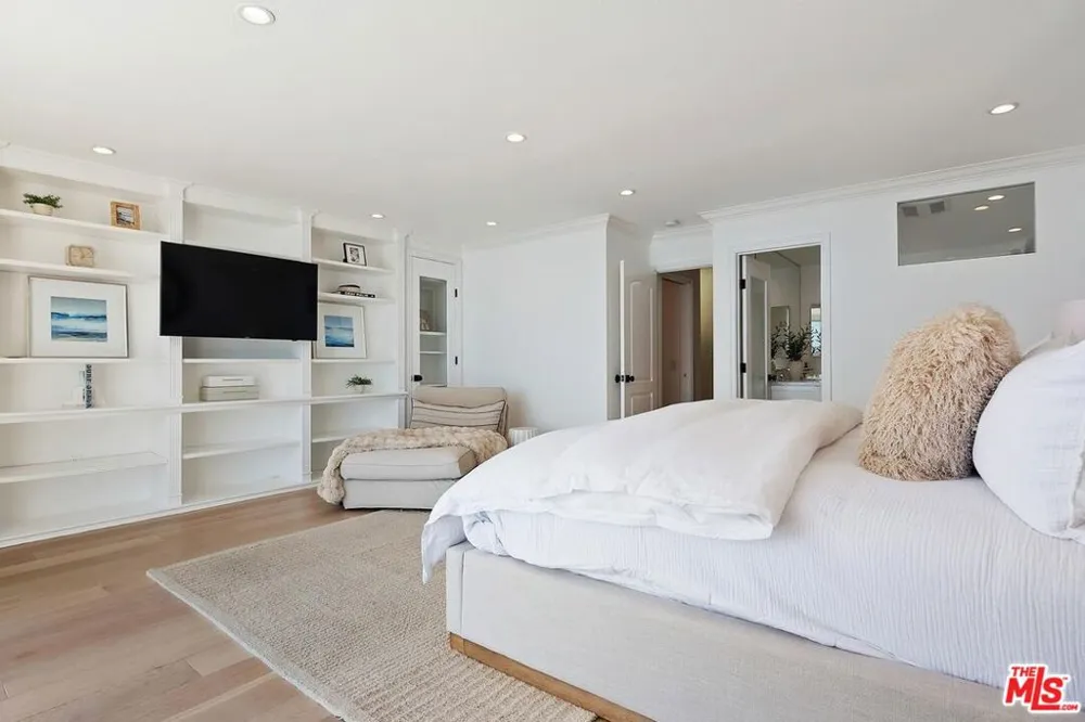 11874 Beach Club Way Malibu, CA 90265