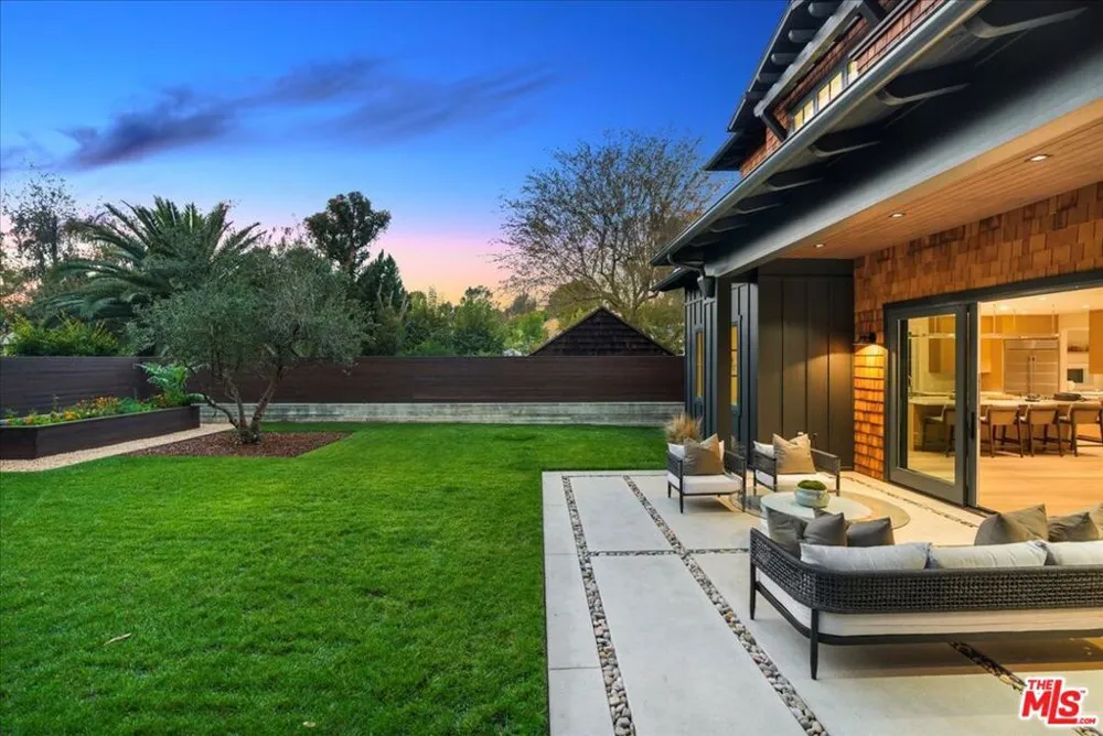 541 S Westgate Avenue Los Angeles, CA 90049