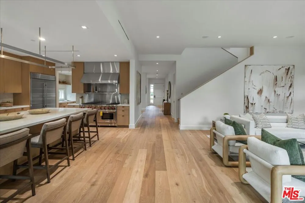 541 S Westgate Avenue Los Angeles, CA 90049
