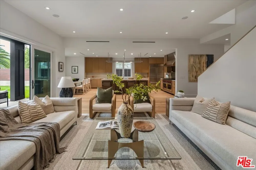 541 S Westgate Avenue Los Angeles, CA 90049