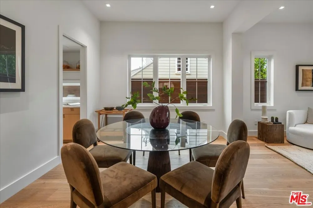 541 S Westgate Avenue Los Angeles, CA 90049