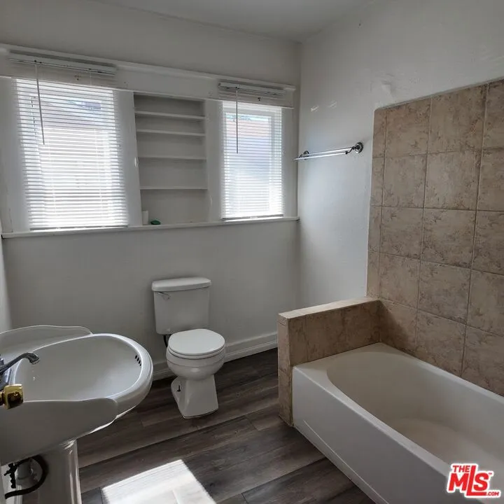 2416 Chester Lane Bakersfield, CA 93304