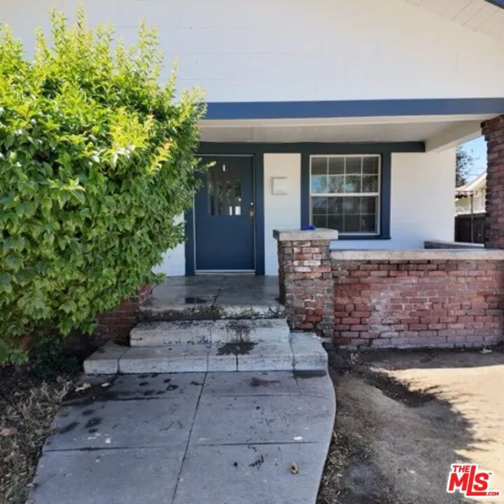 2416 Chester Lane Bakersfield, CA 93304
