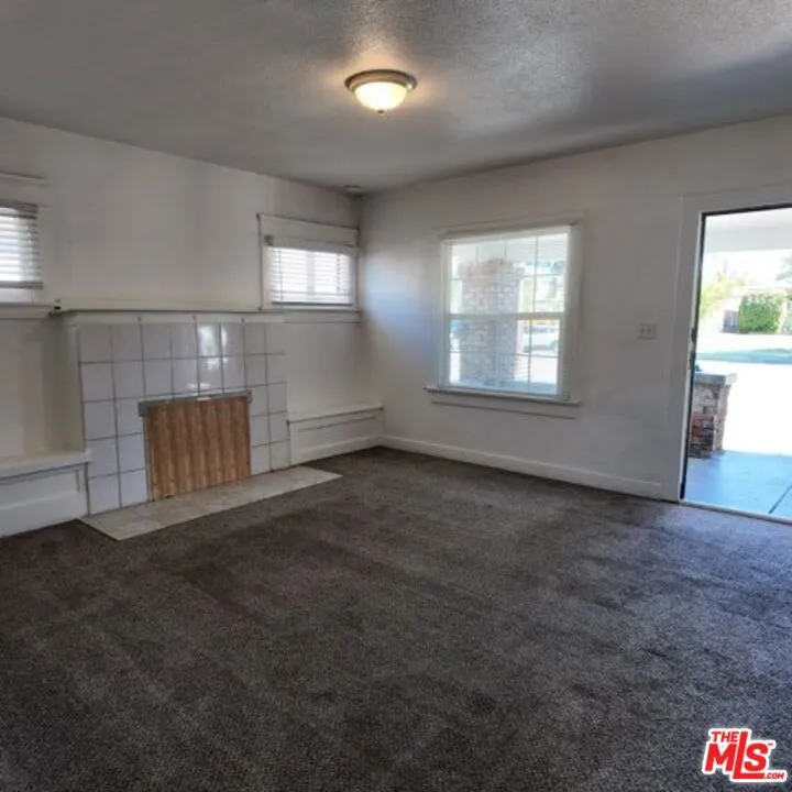 2416 Chester Lane Bakersfield, CA 93304