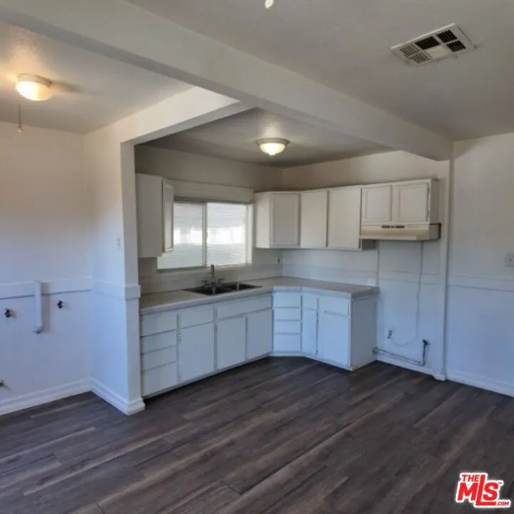 2416 Chester Lane Bakersfield, CA 93304